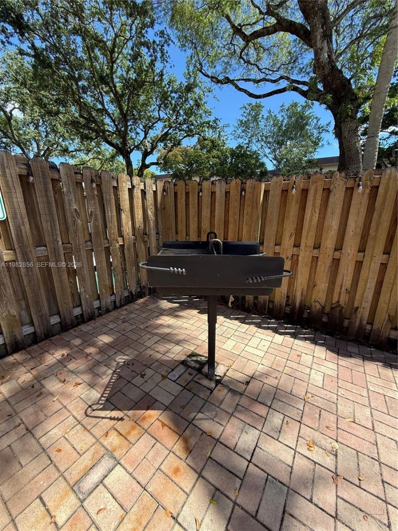 6800 Cypress Rd, Unit 305, Plantation, FL 33317 Photo