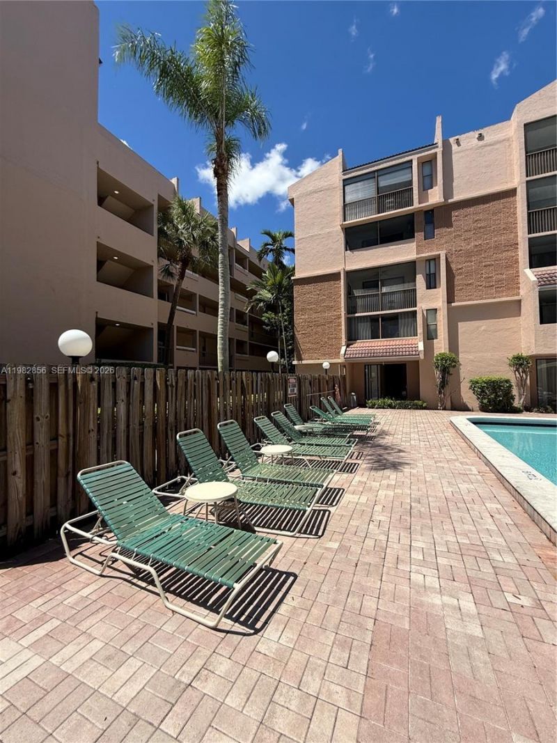 6800 Cypress Rd, Unit 305, Plantation, FL 33317 Photo