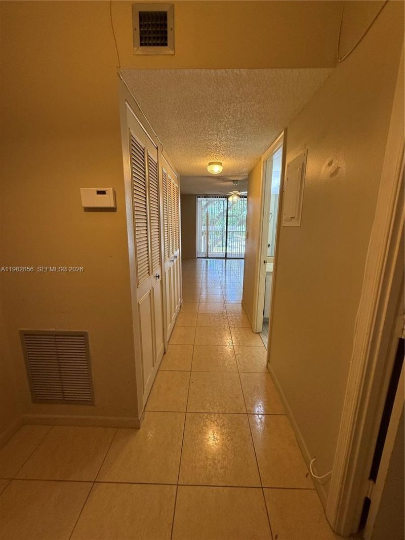 6800 Cypress Rd, Unit 305, Plantation, FL 33317 Photo