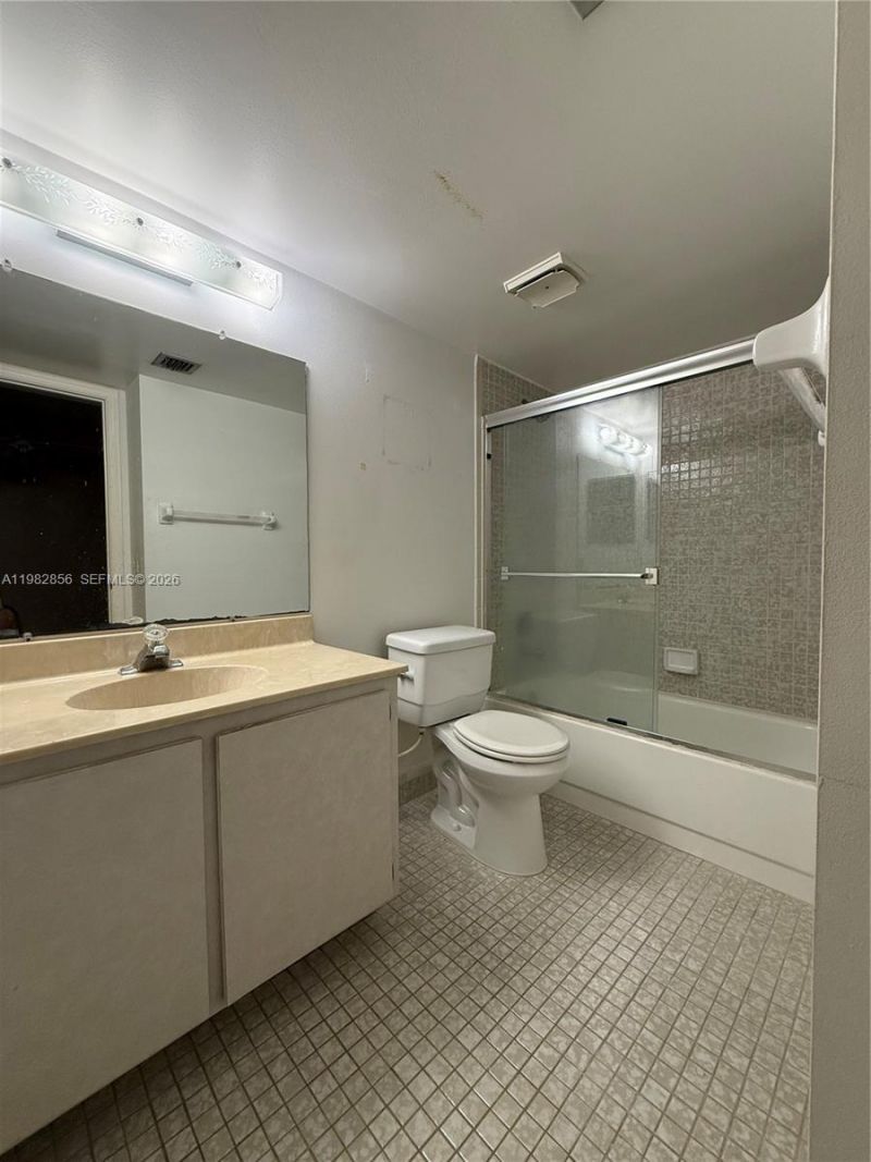 6800 Cypress Rd, Unit 305, Plantation, FL 33317 Photo
