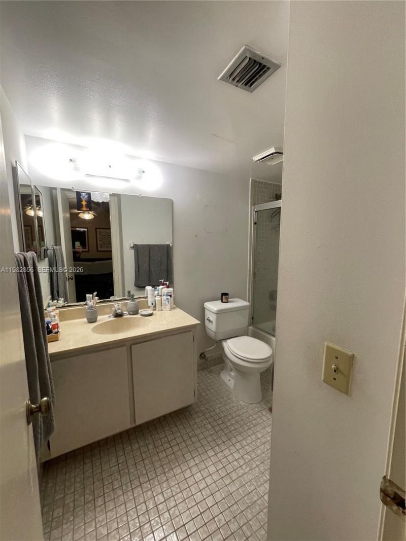 6800 Cypress Rd , Unit 305, Plantation, FL 33317 Photo