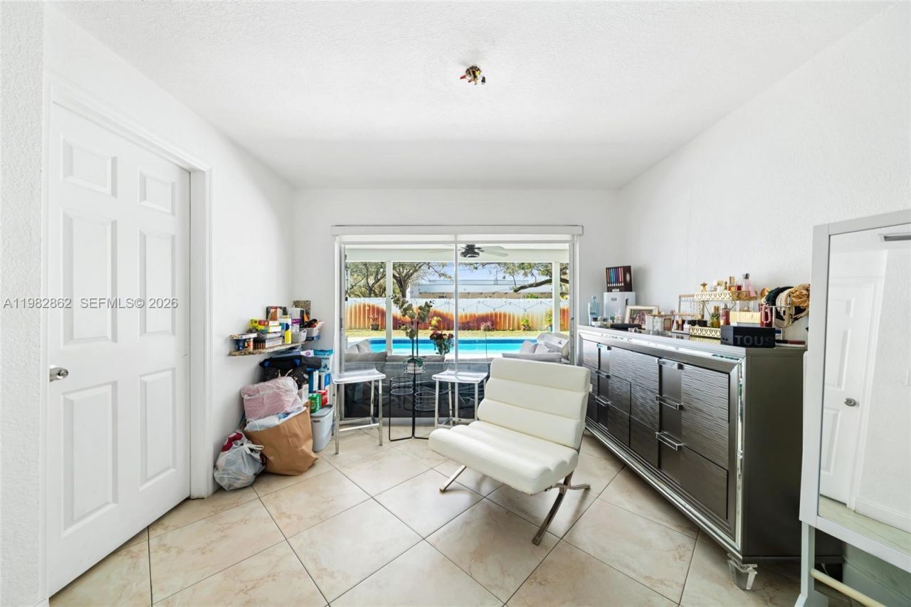 1040 SW 66th Ave , Pembroke Pines, FL 33023 Photo