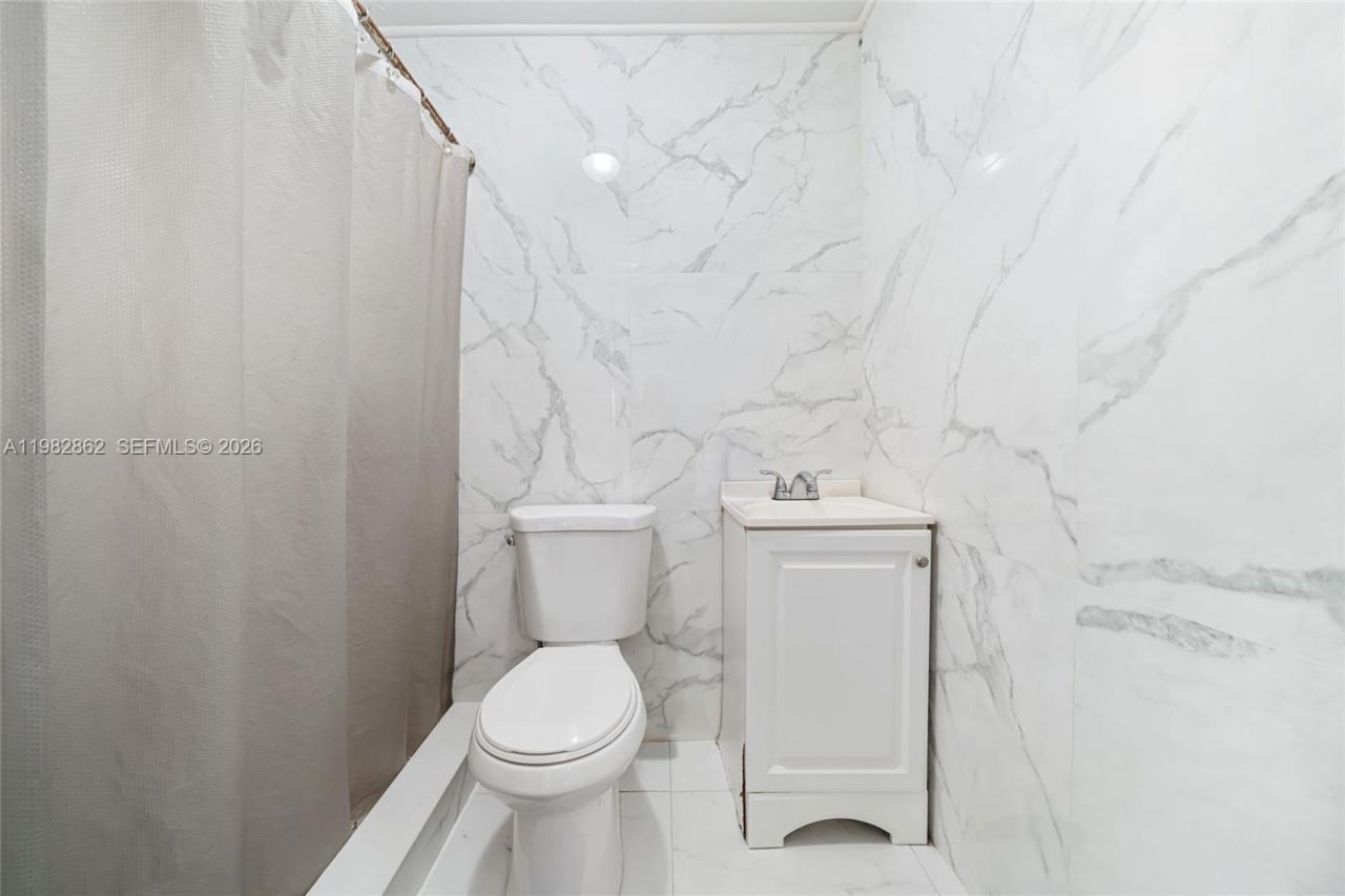 1040 SW 66th Ave , Pembroke Pines, FL 33023 Photo