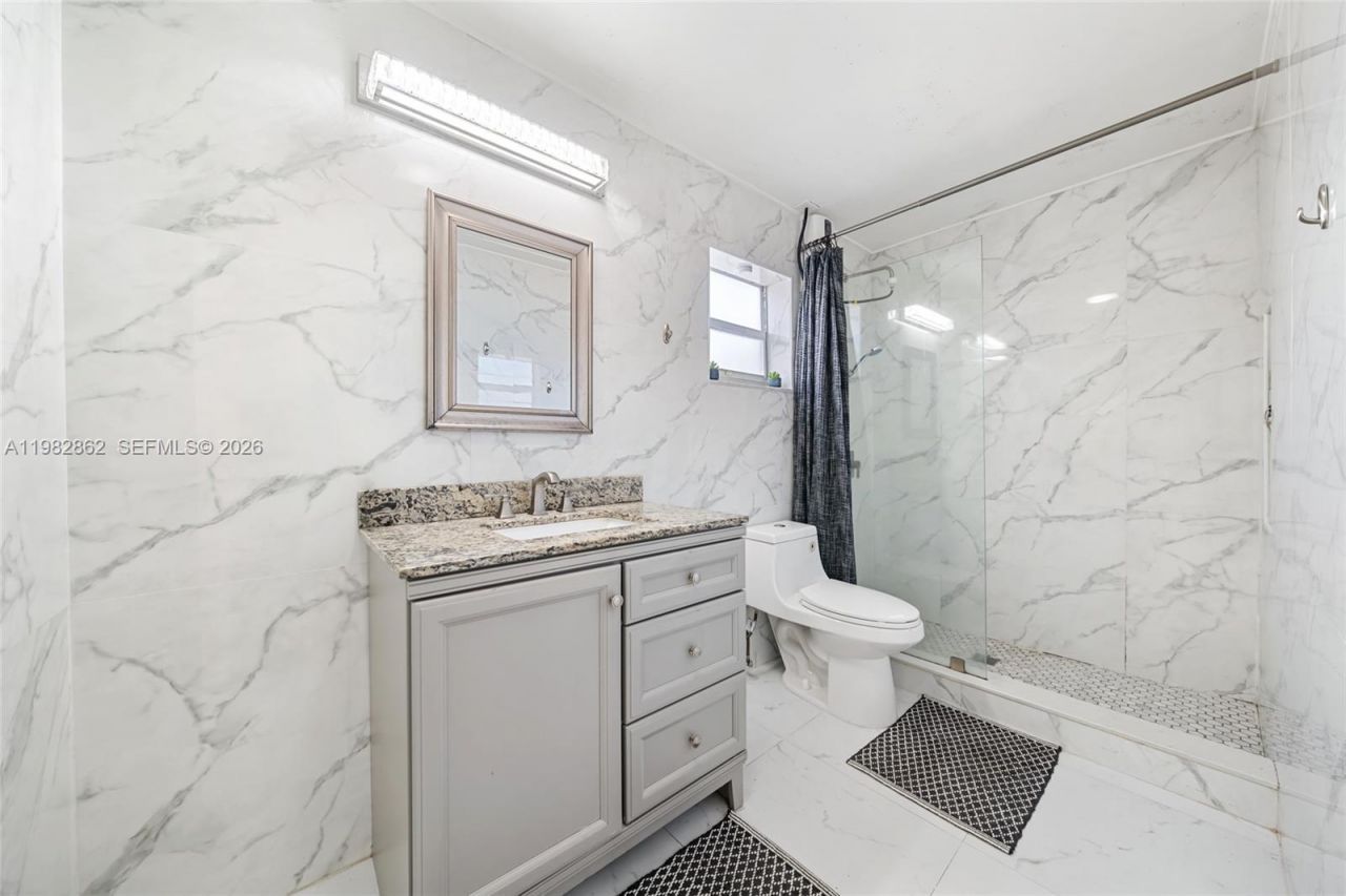 1040 SW 66th Ave , Pembroke Pines, FL 33023 Photo