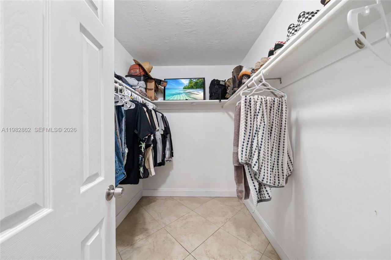 1040 SW 66th Ave , Pembroke Pines, FL 33023 Photo