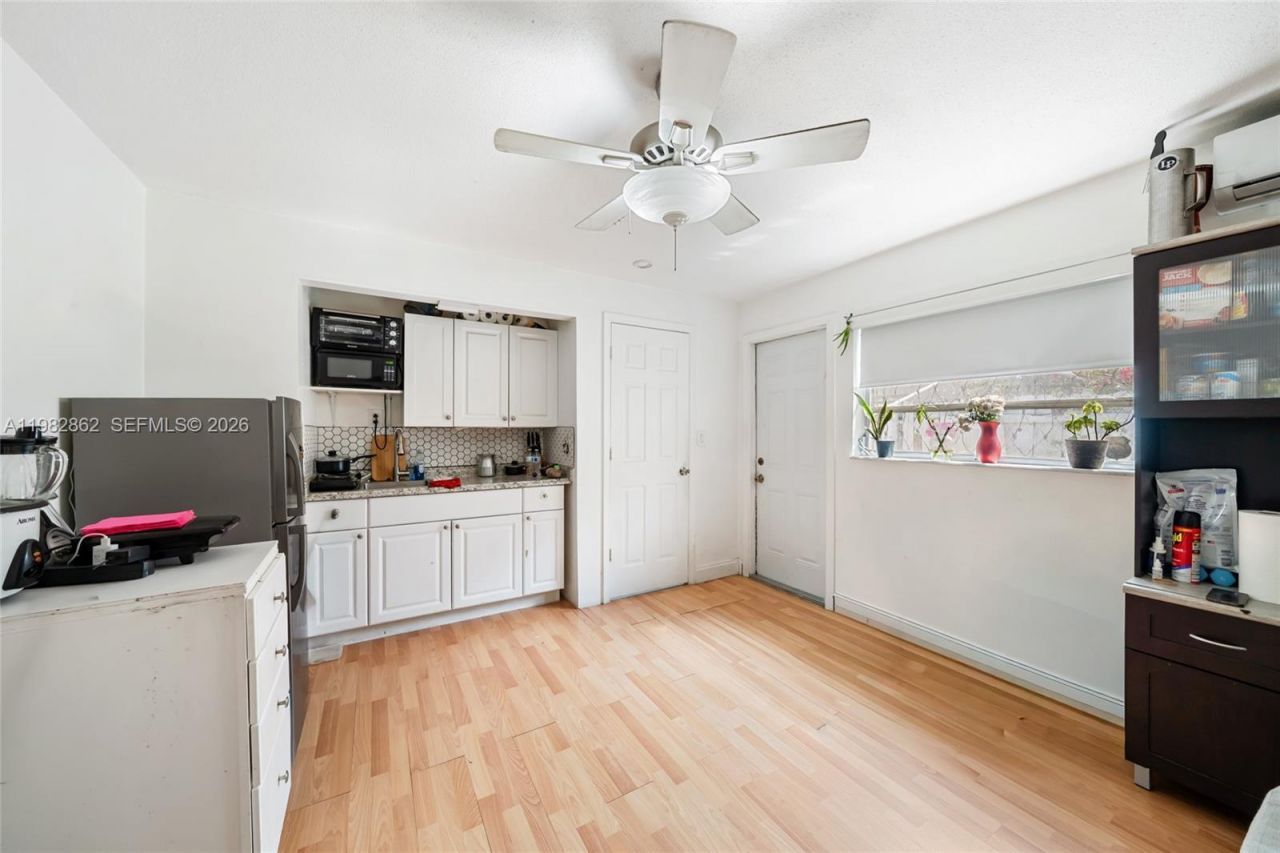 1040 SW 66th Ave , Pembroke Pines, FL 33023 Photo