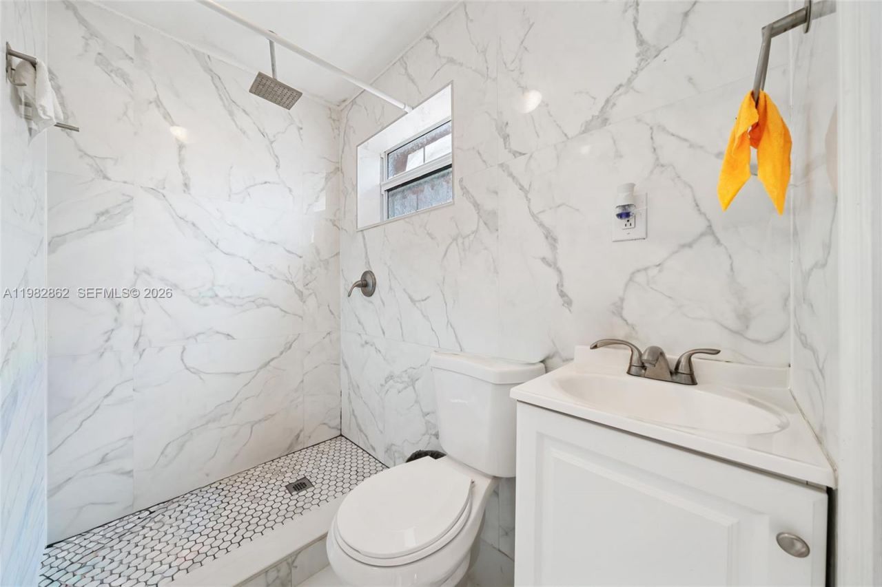 1040 SW 66th Ave , Pembroke Pines, FL 33023 Photo