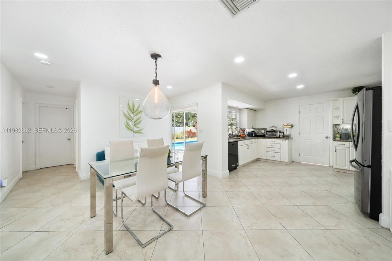 1040 SW 66th Ave , Pembroke Pines, FL 33023 Photo