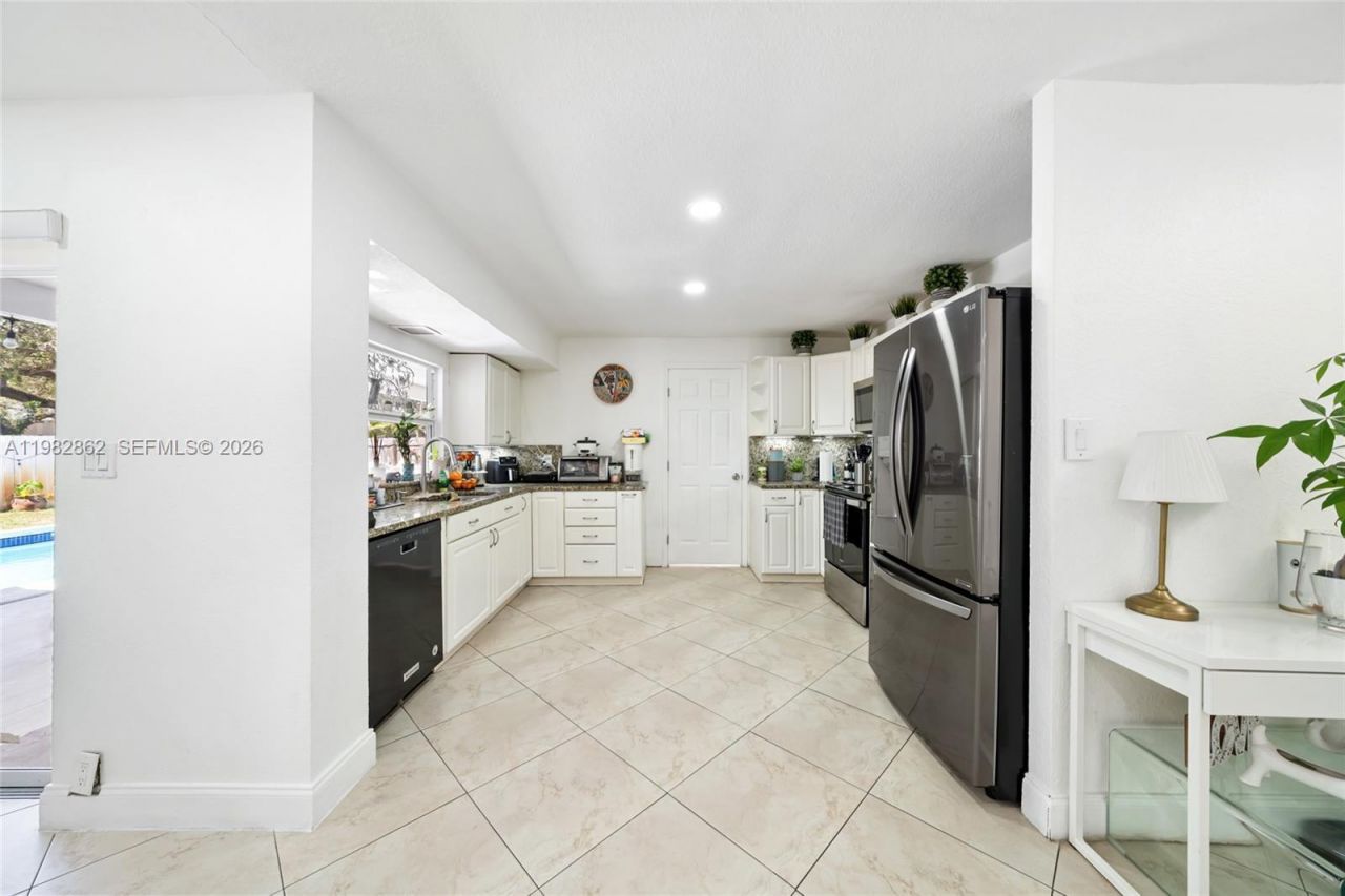 1040 SW 66th Ave , Pembroke Pines, FL 33023 Photo