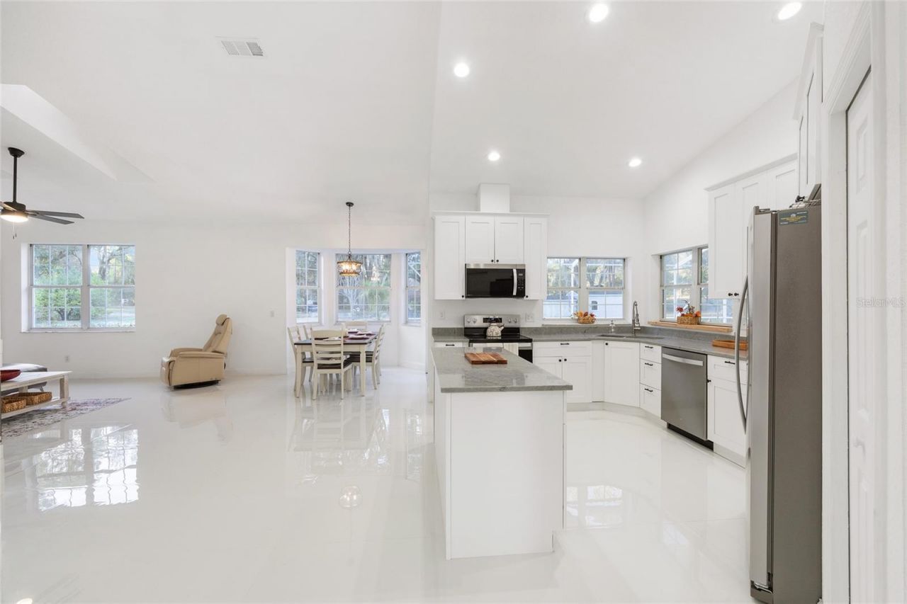 10043 SW 202nd Circle, Dunnellon, FL 34431 Photo