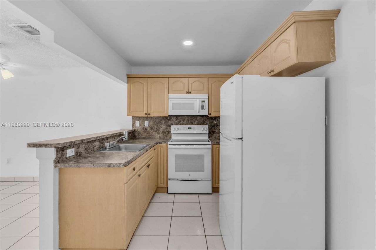 15421 SW 81st Cir Ln , Unit 28, Miami, FL 33193 Photo