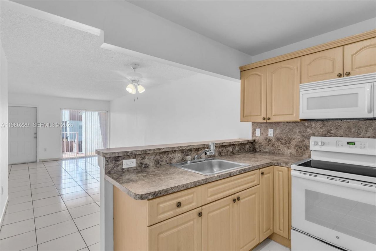 15421 SW 81st Cir Ln , Unit 28, Miami, FL 33193 Photo