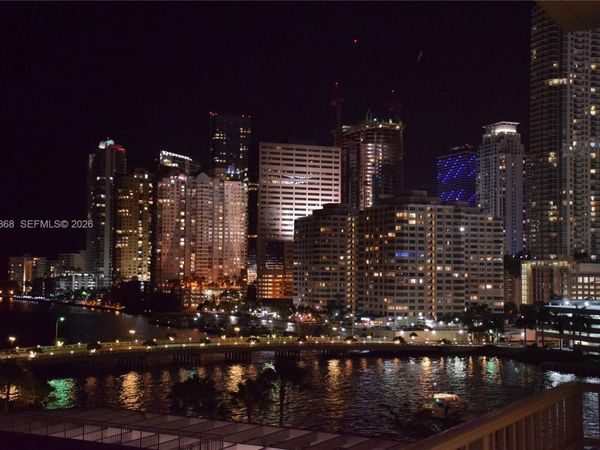 701 Brickell Key Blvd , Unit 910, Miami, FL 33131