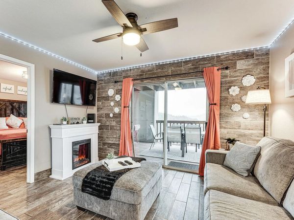 38 Lantern Bay Road, Unit 2, Branson, MO 65616