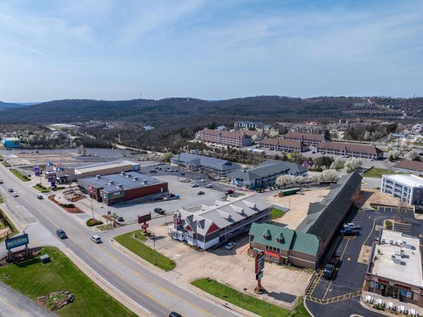 3500 W 76 Country Boulevard , Branson, MO 65616