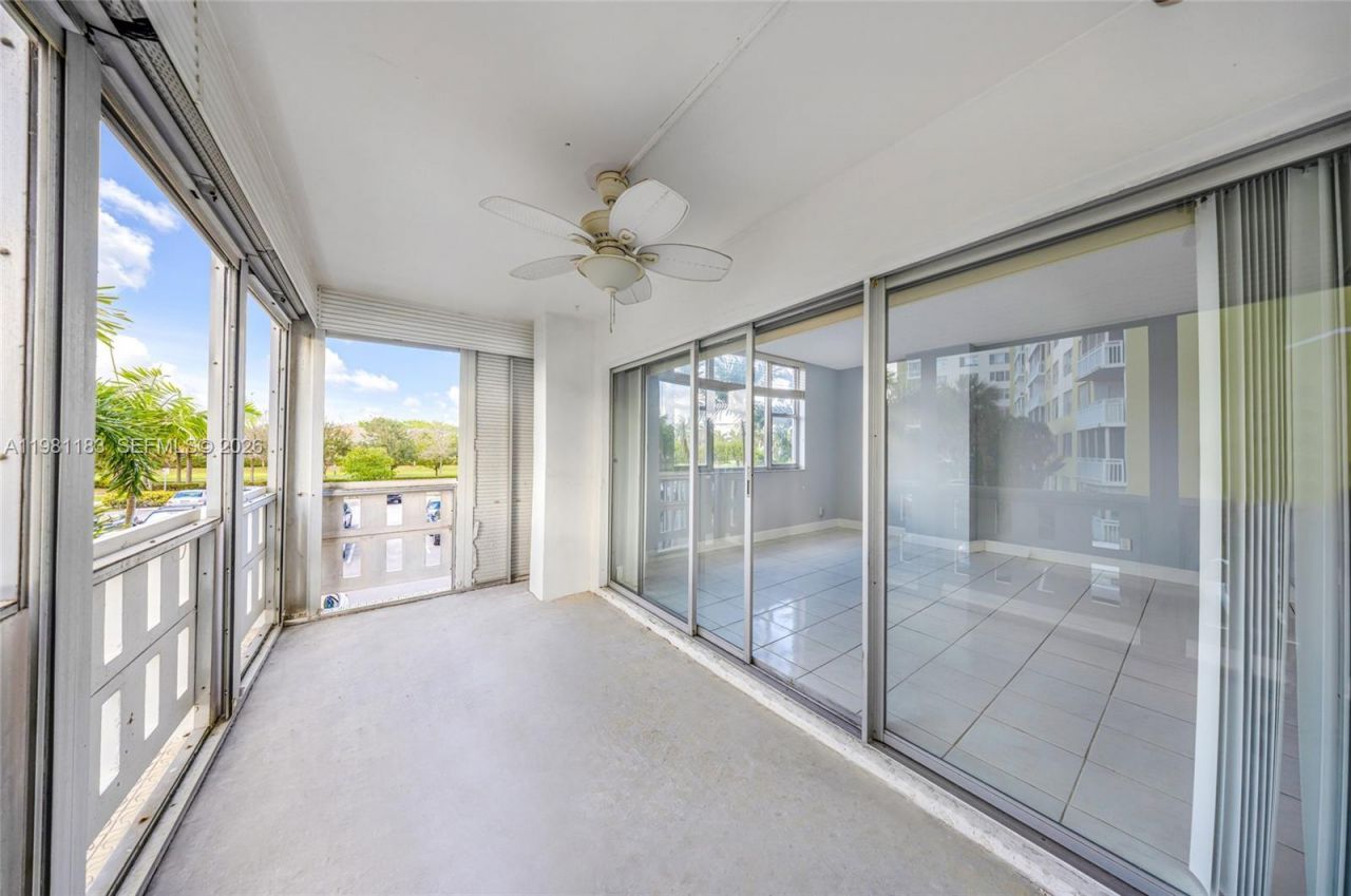 4350 Hillcrest Dr , Unit 200, Hollywood, FL 33021 Photo