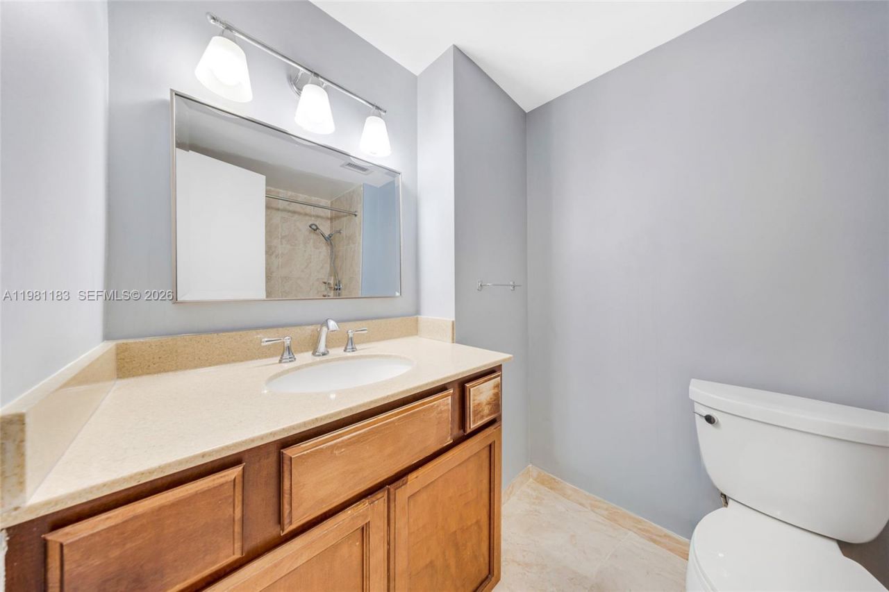 4350 Hillcrest Dr , Unit 200, Hollywood, FL 33021 Photo