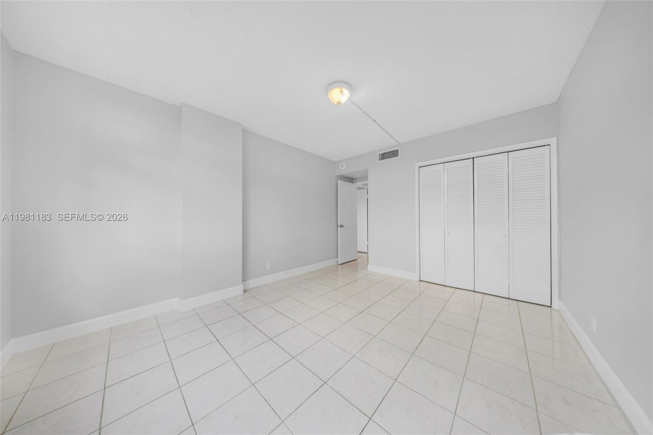 4350 Hillcrest Dr , Unit 200, Hollywood, FL 33021 Photo
