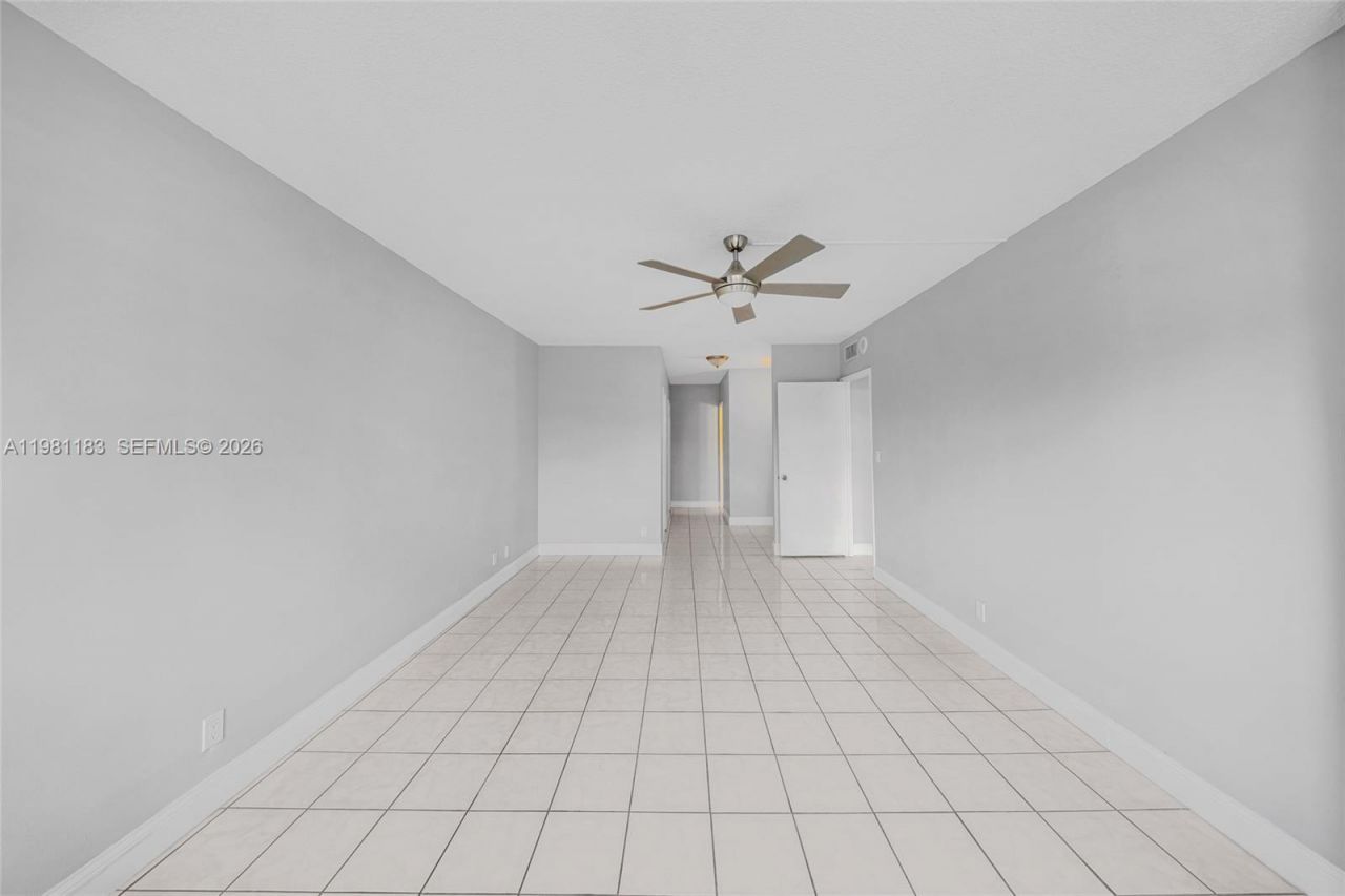 4350 Hillcrest Dr , Unit 200, Hollywood, FL 33021 Photo