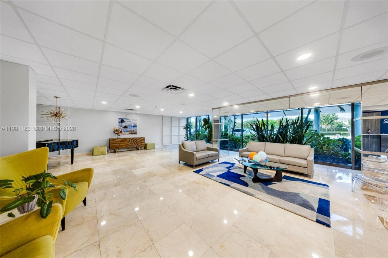 4350 Hillcrest Dr , Unit 200, Hollywood, FL 33021 Photo