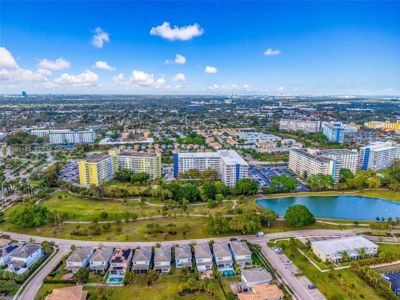 4350 Hillcrest Dr , Unit 200, Hollywood, FL 33021 Photo