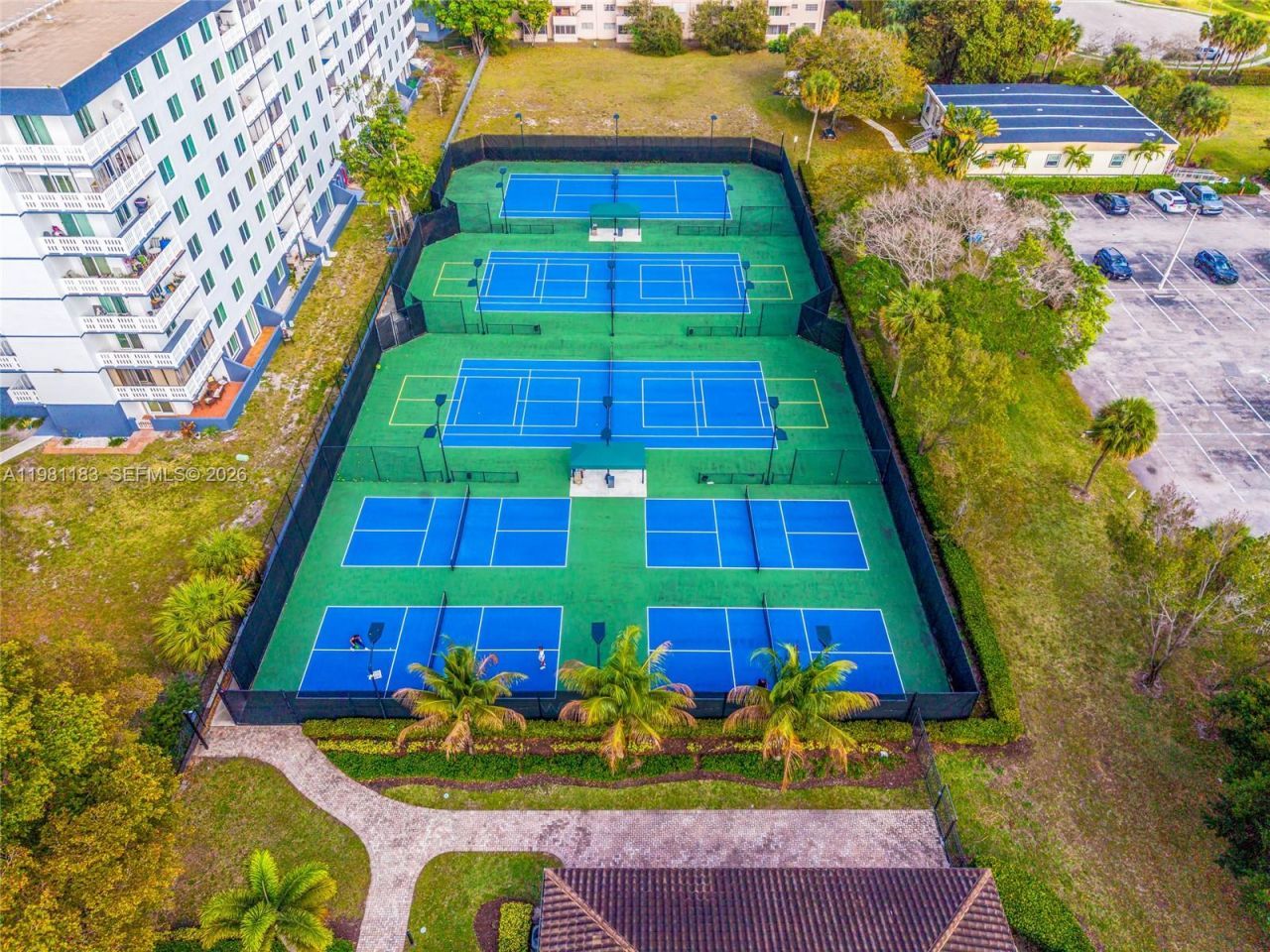 4350 Hillcrest Dr , Unit 200, Hollywood, FL 33021 Photo