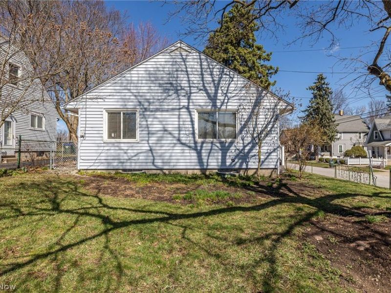 507 Broad Boulevard, Cuyahoga Falls, OH 44221 Photo 2