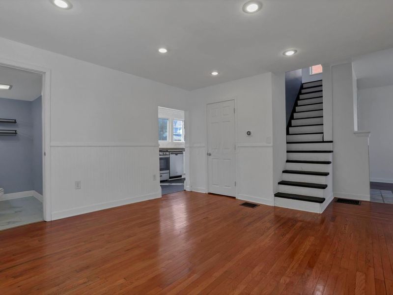 553 Elsmere Street, Columbus, OH 43206 Photo 8