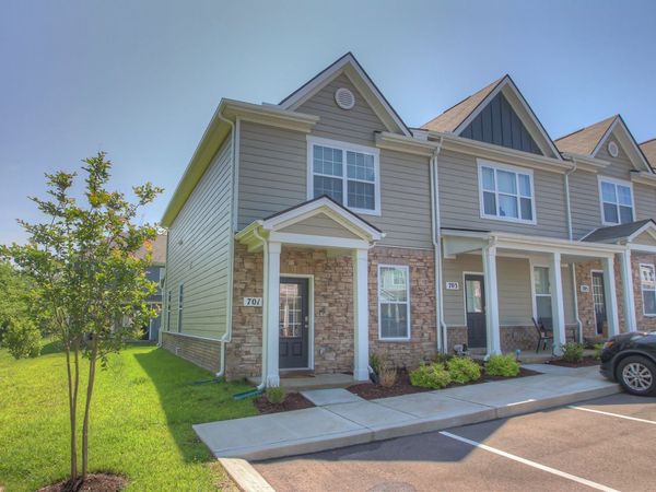 701 Dallas Dr , Columbia, TN 38401