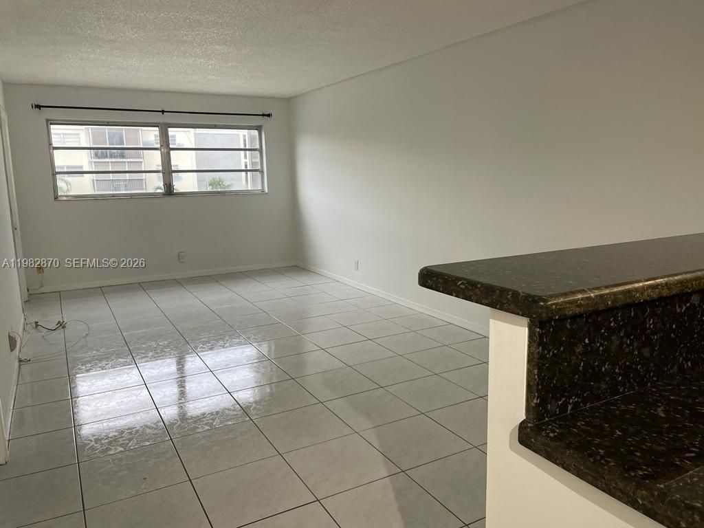 220 SW 9th Ave, Unit 417, Hallandale Beach, FL 33009 Photo