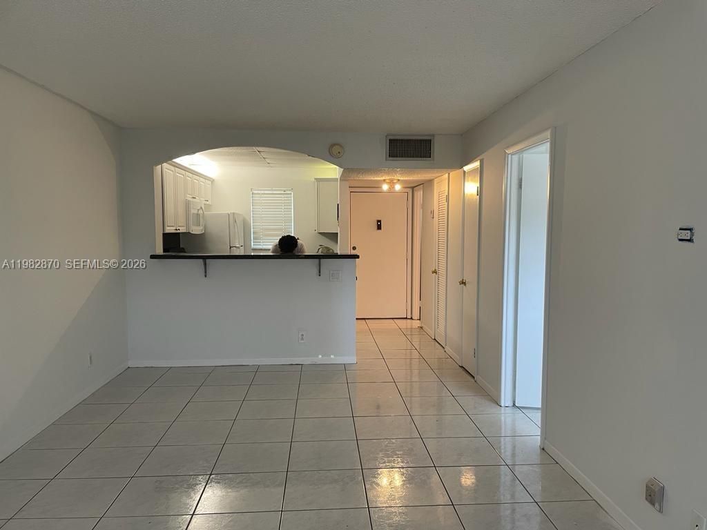 220 SW 9th Ave, Unit 417, Hallandale Beach, FL 33009 Photo
