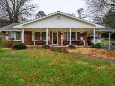 119 W Spencer Road, Hurt, VA 24563