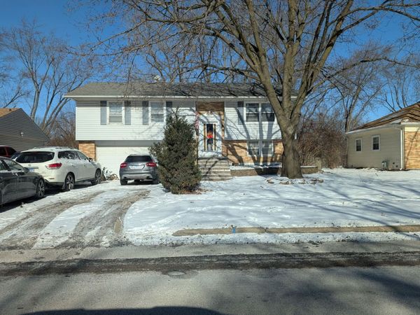 807 HAYWARD Avenue , Streamwood, IL 60107