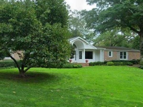 1 Northwood Court, Woodbury, NY 11797