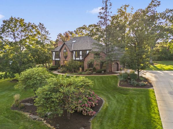 9 Equestrian Way, Lemont, IL 60439