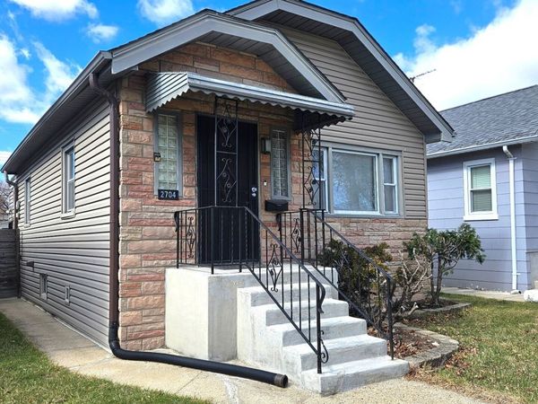2704 N New England Avenue , Chicago, IL 60707