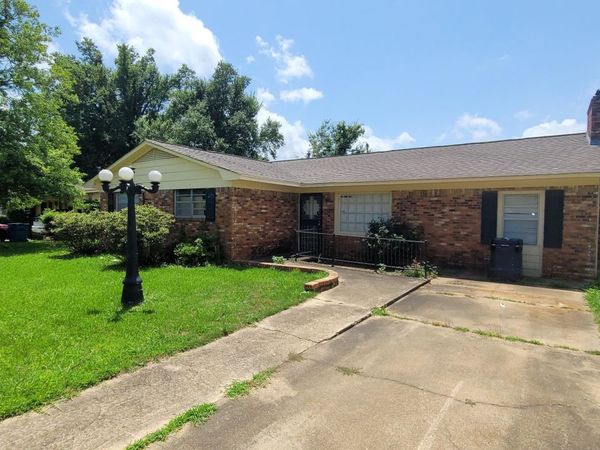 1577 Azalea Street, Clarksdale, MS 38614