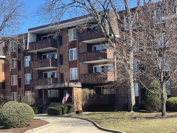 121 S Spruce Avenue , Unit 103, Wood Dale, IL 60191