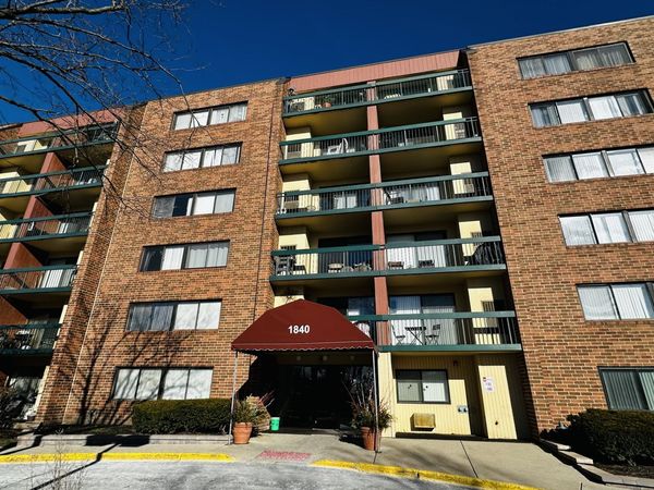 1840 Huntington Boulevard , Unit 203, Hoffman Estates, IL 60169