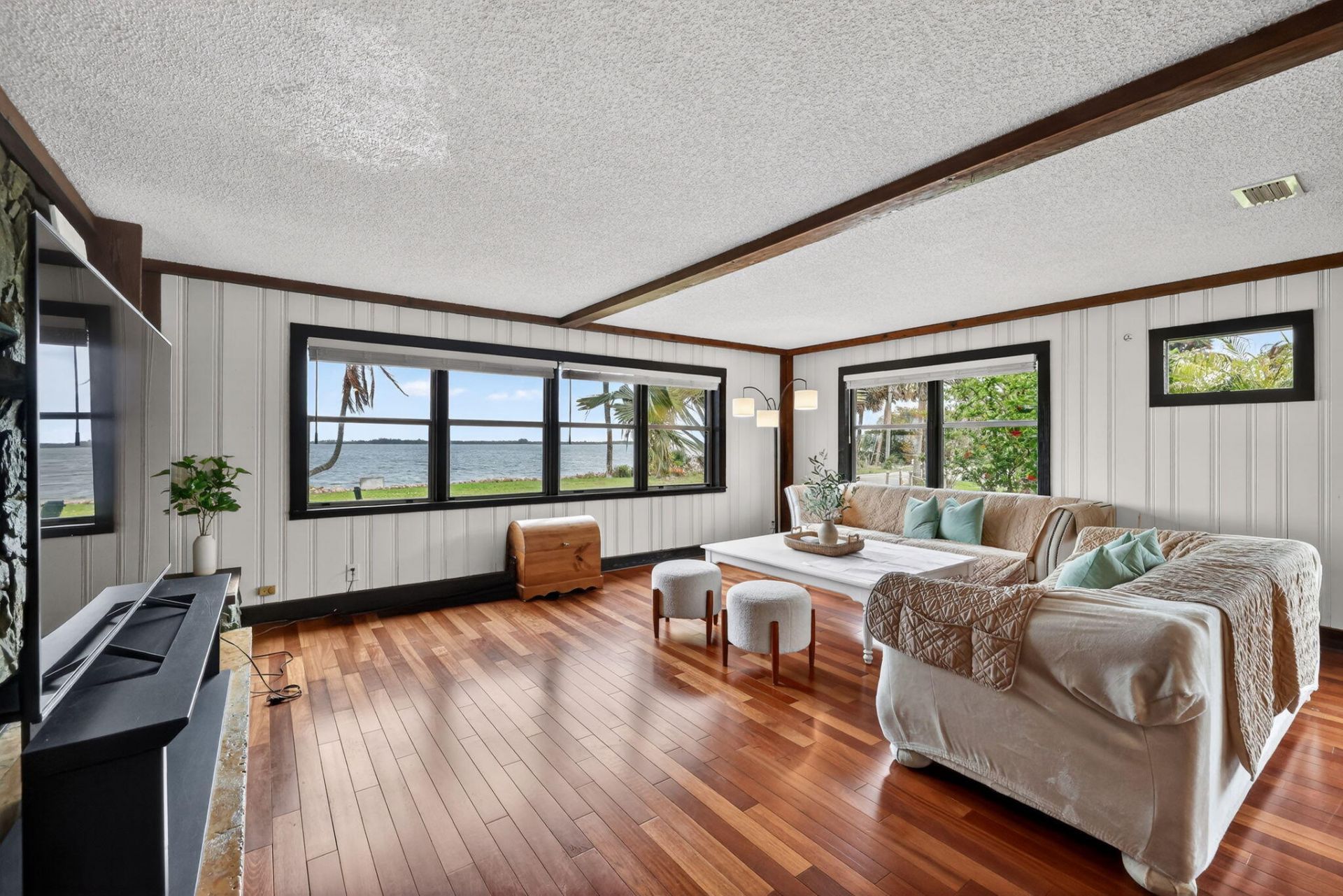 4490 NE Indian River Drive, Jensen Beach, FL 34957 Photo