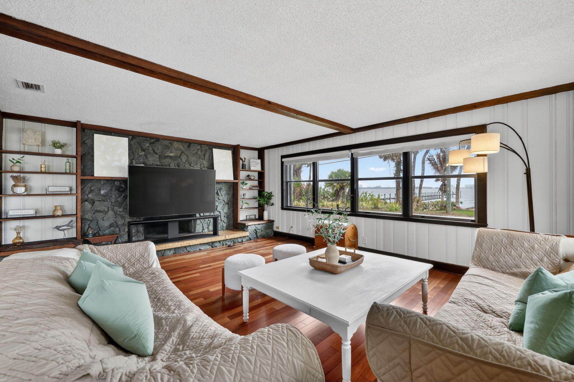 4490 NE Indian River Drive, Jensen Beach, FL 34957 Photo