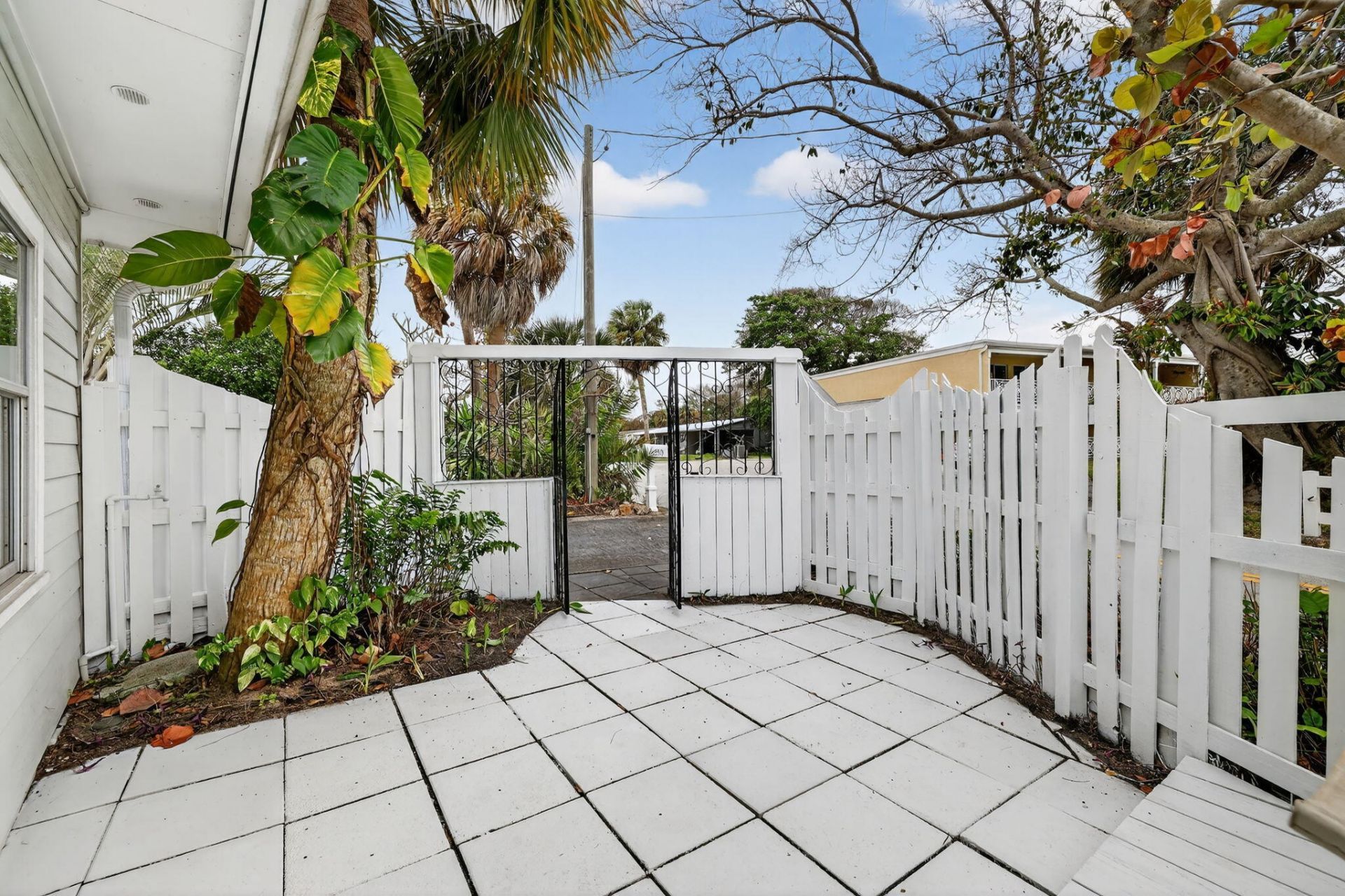 4490 NE Indian River Drive, Jensen Beach, FL 34957 Photo