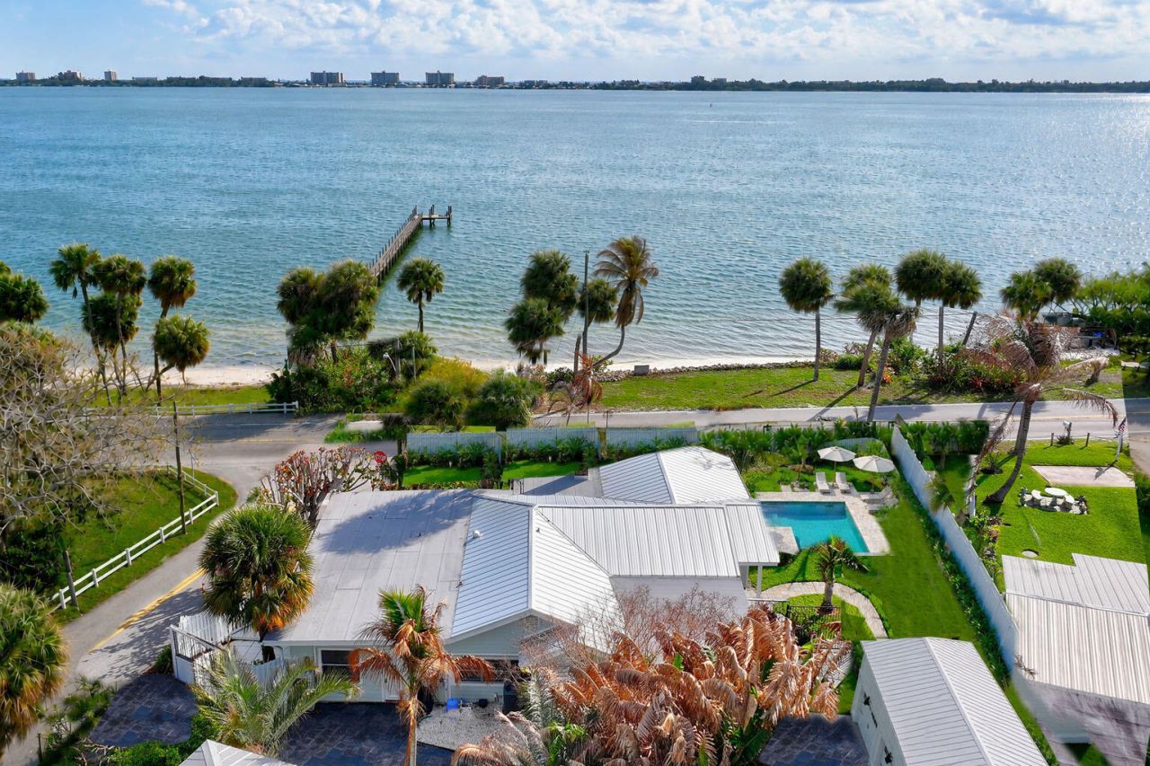 4490 NE Indian River Drive, Jensen Beach, FL 34957 Photo