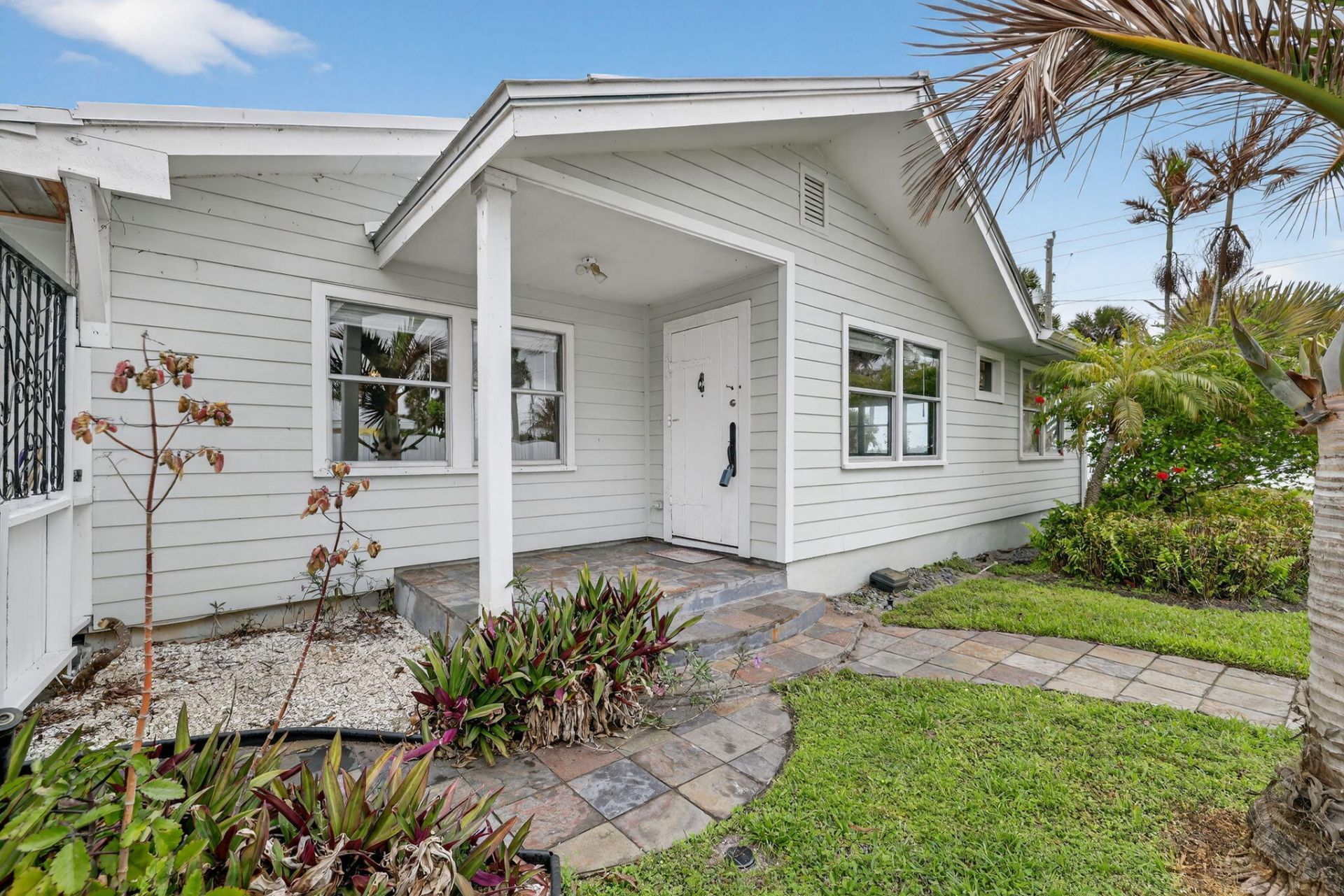 4490 NE Indian River Drive, Jensen Beach, FL 34957 Photo