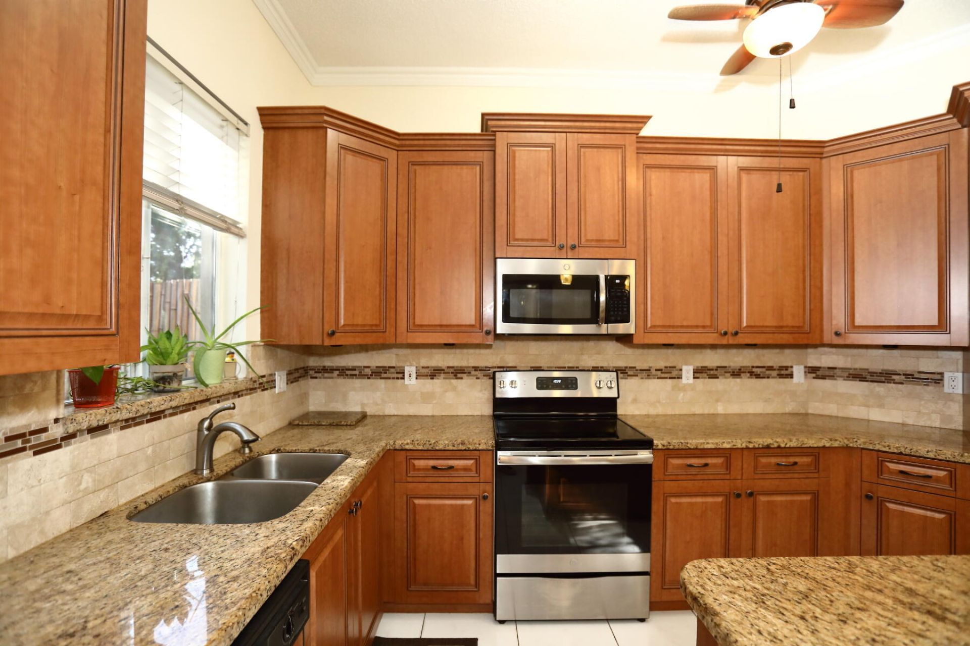 5330 SW 199 Avenue, Pembroke Pines, FL 33332 Photo