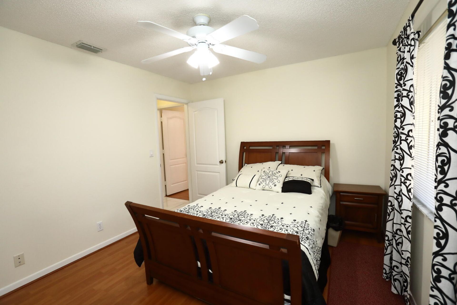 5330 SW 199 Avenue, Pembroke Pines, FL 33332 Photo