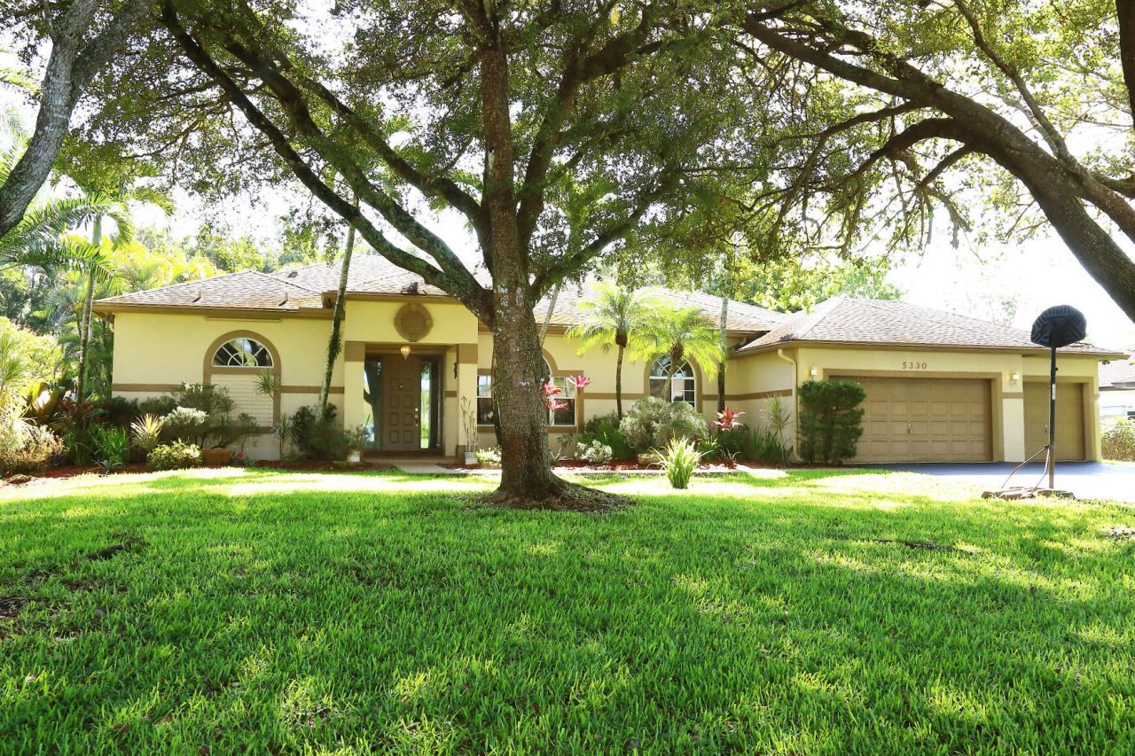 5330 SW 199 Avenue, Pembroke Pines, FL 33332 Photo