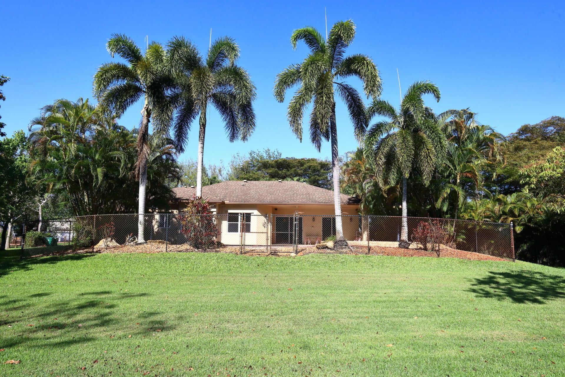 5330 SW 199 Avenue, Pembroke Pines, FL 33332 Photo