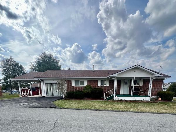 97 Curtis Ave., BECKLEY, WV 25801