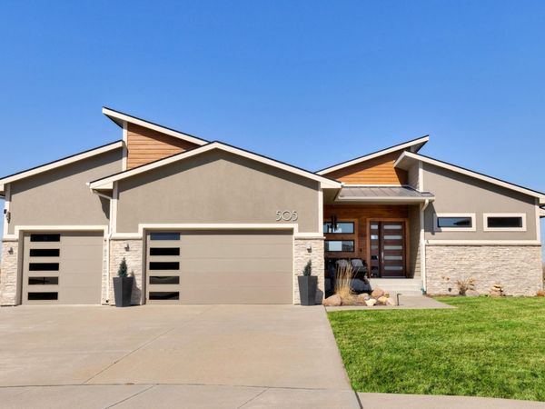 505 NE Dellwood Court, Waukee, IA 50263